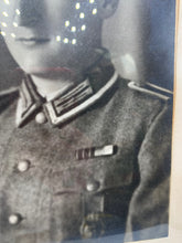 Lade das Bild in den Galerie-Viewer, Original WW2 German Army Soldier Framed Portrait
