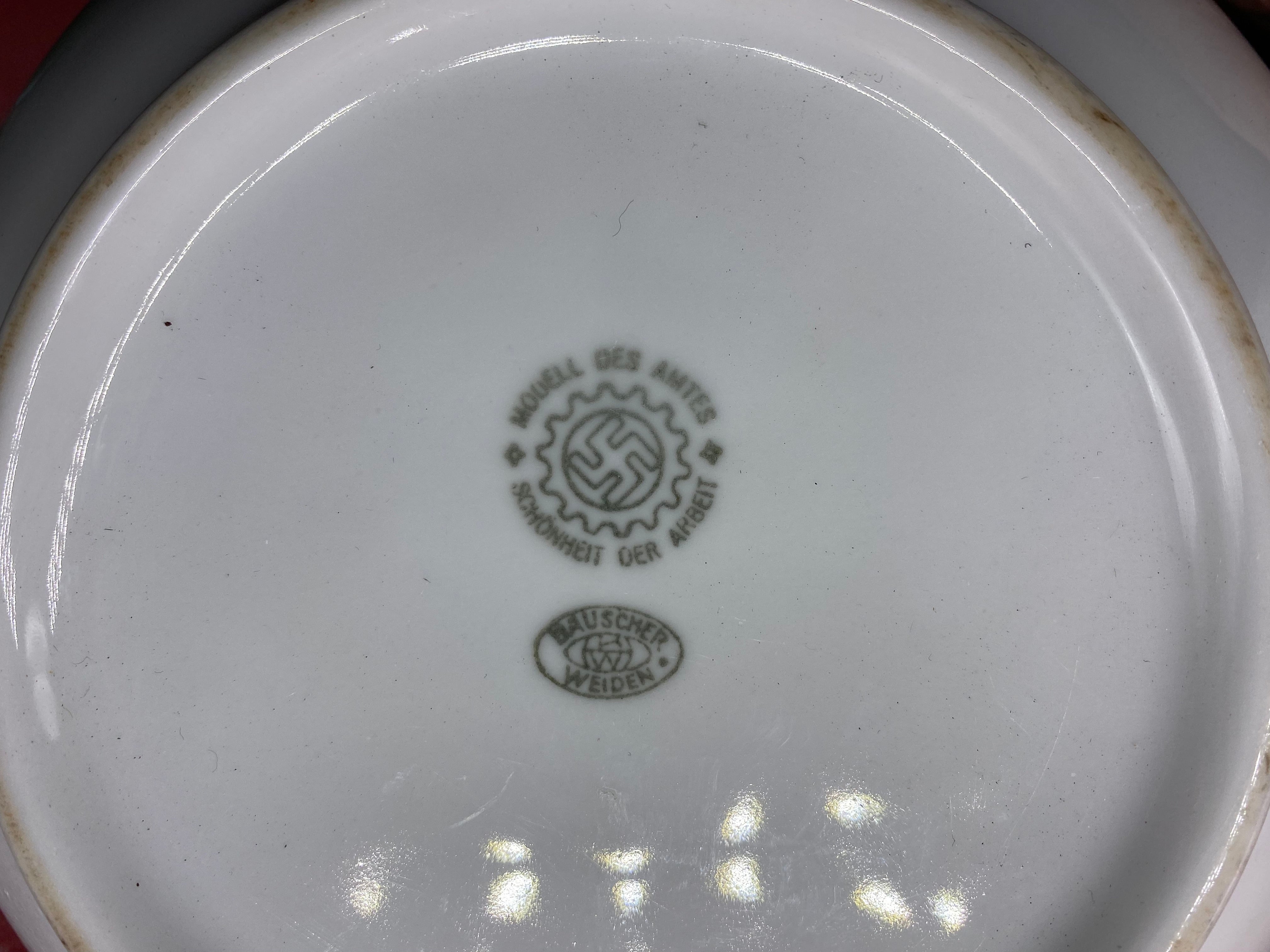 A WW2 German Large White Heavy Porcelain DAF Cooking / Serving Bowl. - The Militaria Shop