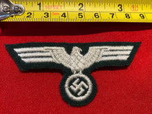 Lade das Bild in den Galerie-Viewer, WW2 German Army Enlisted Man&#39;s Breast Eagle Badge - Good reproduction.
