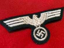 Load image into Gallery viewer, WW2 German Army Enlisted Man&#39;s Breast Eagle Badge - Good reproduction.

