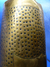 Charger l&#39;image dans la galerie, Original WW1 Trench Art Shell Case Vase
