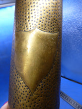 Lade das Bild in den Galerie-Viewer, Original WW1 Trench Art Shell Case Vase
