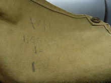 Lade das Bild in den Galerie-Viewer, Original britische zivile Gasmaske aus dem 2. Weltkrieg - komplett in Originalverpackung

