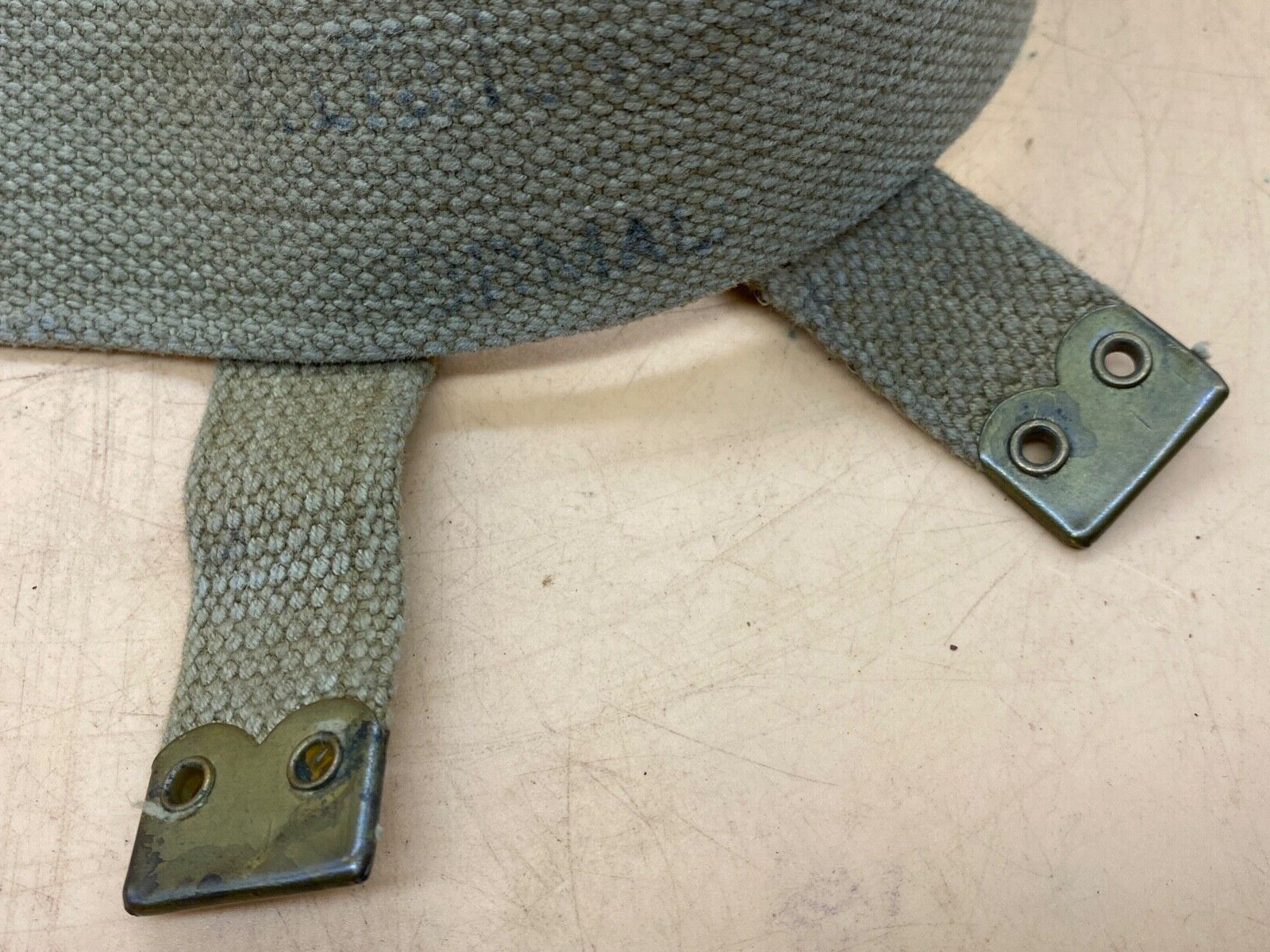 Original WW2 British Army 1937 Pattern NORMAL Size Shoulder Strap. - The Militaria Shop