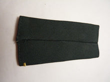 Charger l'image dans la galerie, US Army Rank Slides / Epaulette Pair Genuine US Army - NEW - The Militaria Shop
